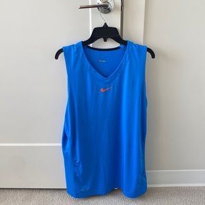 Large Nike Dri-Fit cut off